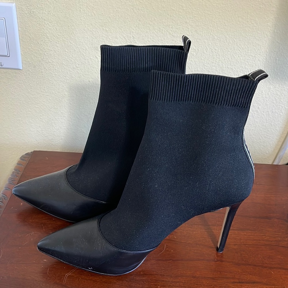 Mk heal boots size 11 women